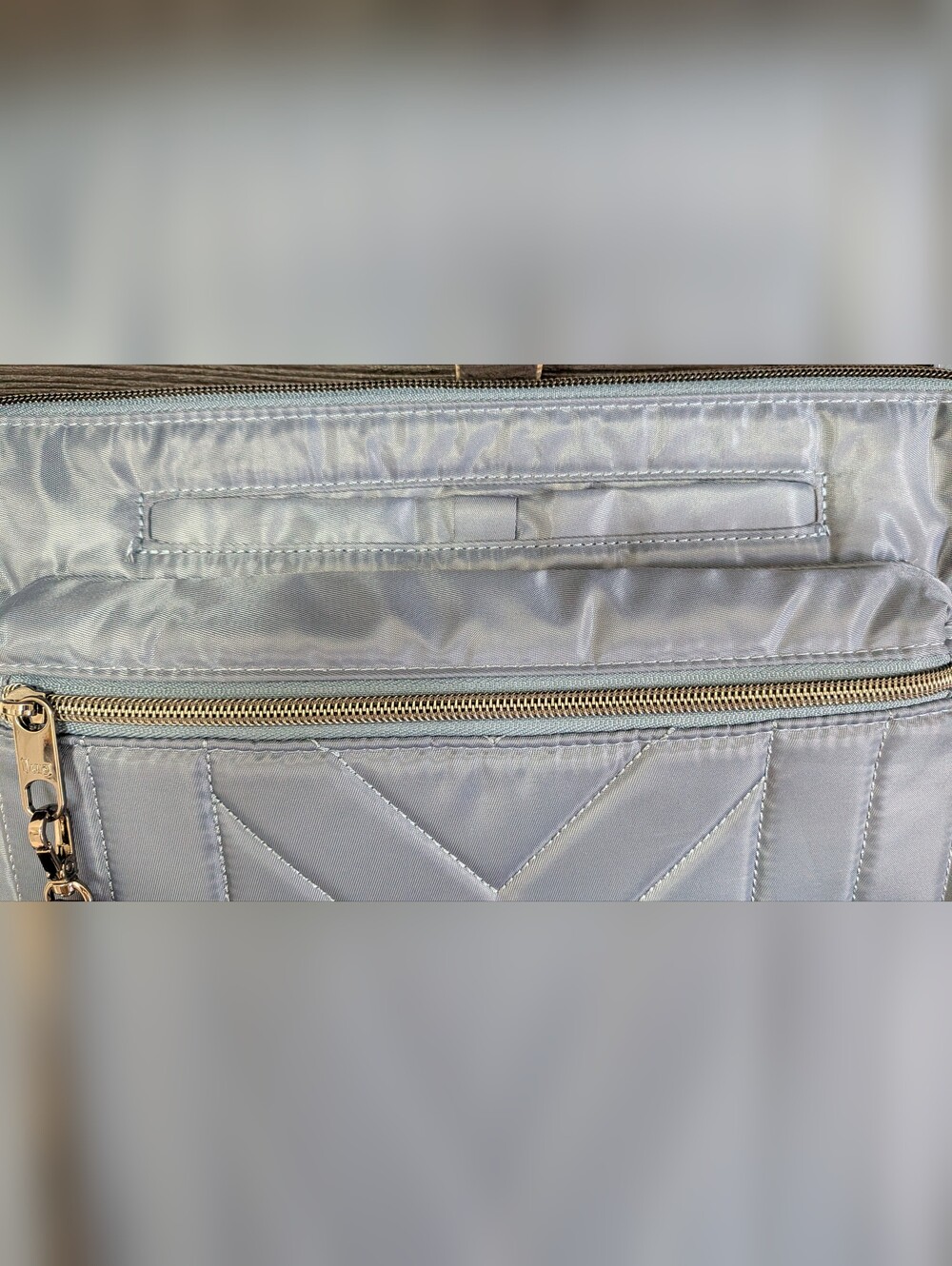 Lug Stretch LE Patriotic Print NWOT - Metallic Blue - Picture 3 of 9